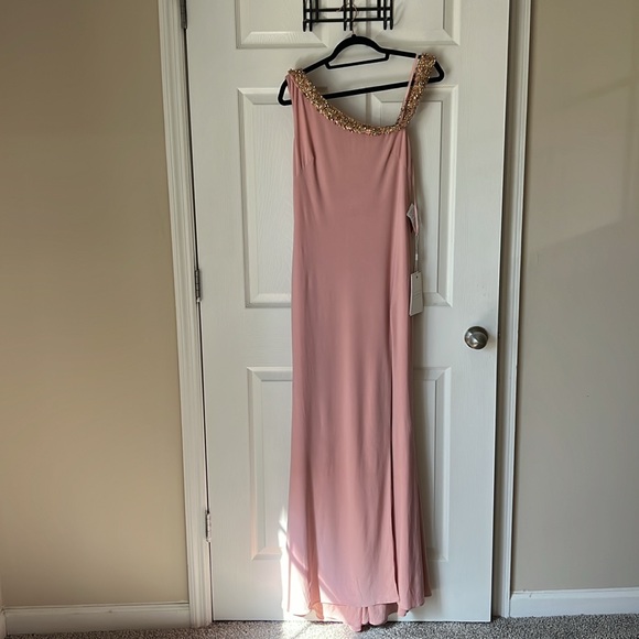 Mac Duggal Beaded Drop Shoulder Jersey Gown in Rose Size 6 - Picture 5 of 12